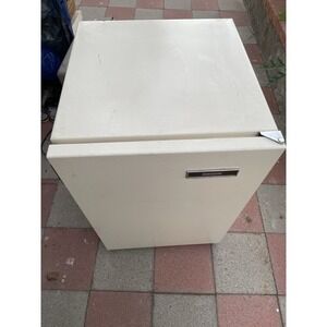 VINTAGE Montgomery Ward 5.3 Cu Ft Freezer Model FFT-4053-07C RARE WORKS!